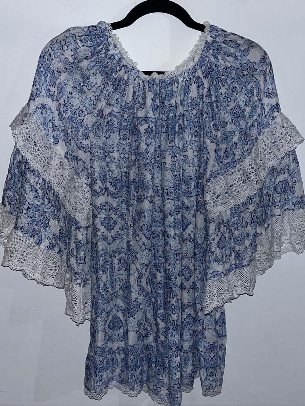 Surf Gypsy Paisley Off Shoulder Tiered Lace Bell Sleeve Peasant Top Medium